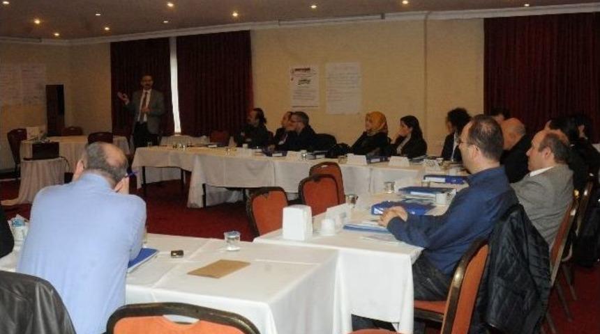 Om&uuml;&rsquo;de "eğitici Eğitimi" Kursu