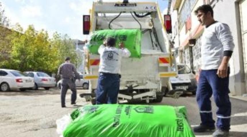 Yıldırım Belediyesi Tekstil Atıklarını Topluyor