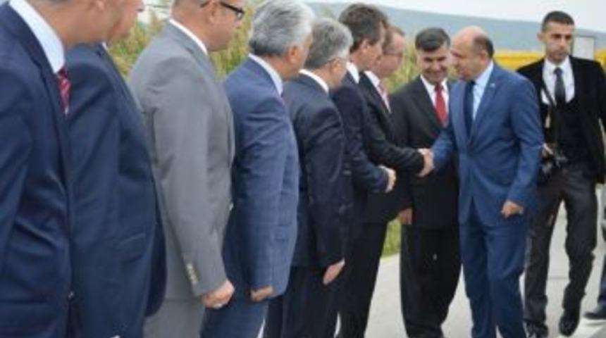 Bakan Otomotiv Test Merkezi Arazisini Gezdi