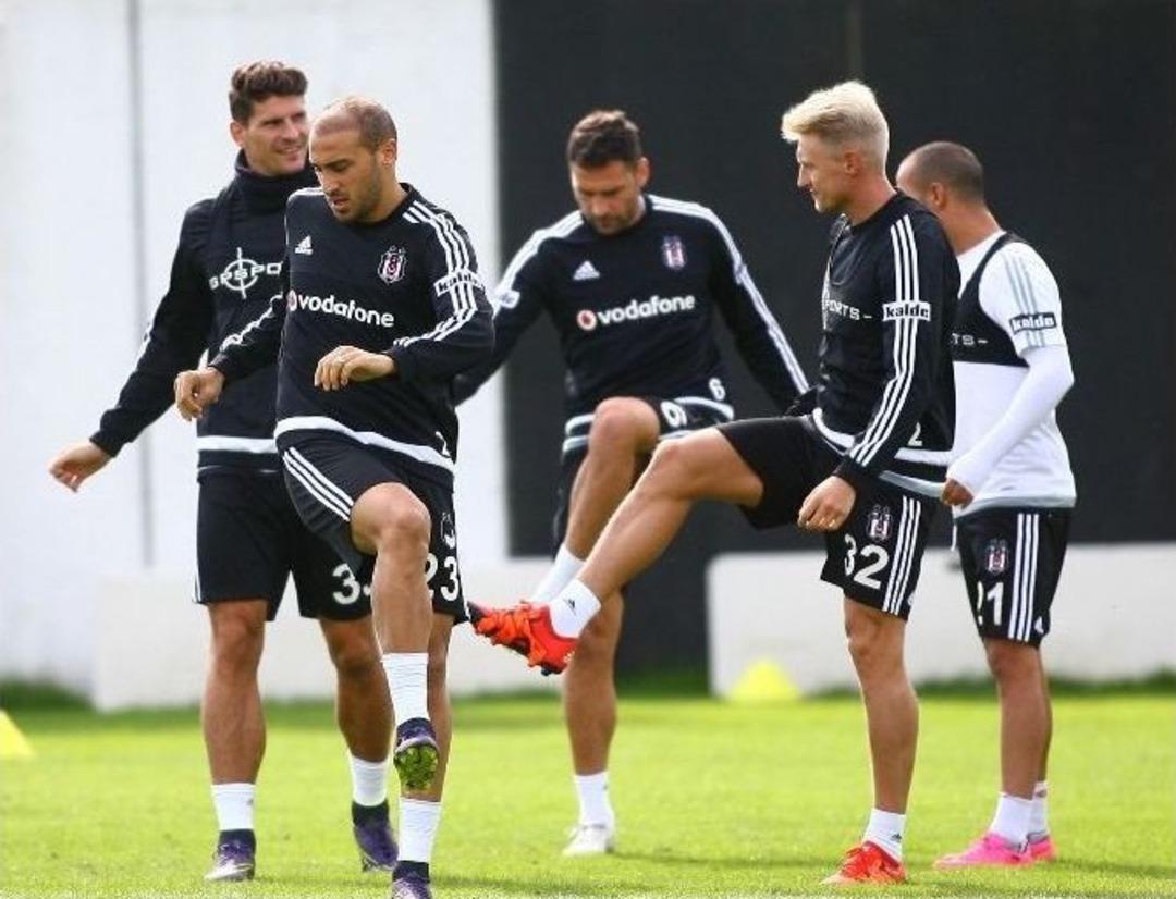 Beşiktaş, &Ccedil;aykur Rizespor Ma&ccedil;ı Hazırlıklarını S&uuml;rd&uuml;rd&uuml;