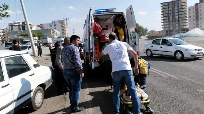 Siverekte Trafik Kazası: 2 Yaralı