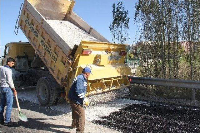 Büyükşehir Asfalt Kaplama Çalışmalarına Devam Ediyor