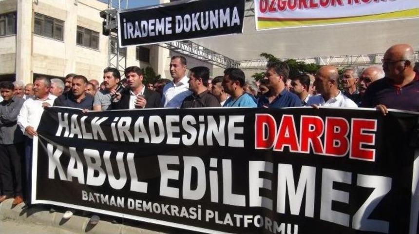 G&ouml;revden Uzaklaştırılan Dbp&rsquo;li Başkanlar Ve Meclis &Uuml;yelerinden Oturma Eylemi