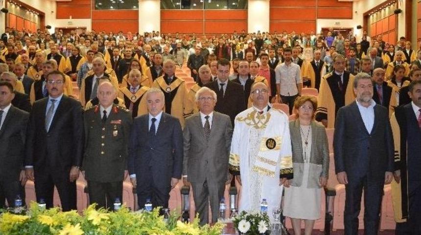 İn&ouml;n&uuml; &Uuml;niversitesi 41.akademik A&ccedil;ılışını Yaptı.