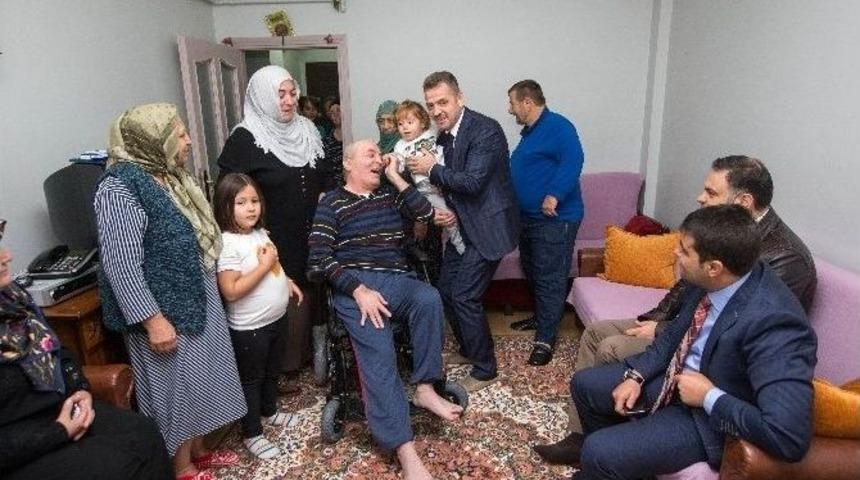 Gaziosmanpaşa Belediyesi&rsquo;nden Ak&uuml;l&uuml; Engelli Aracı Dağıtımı