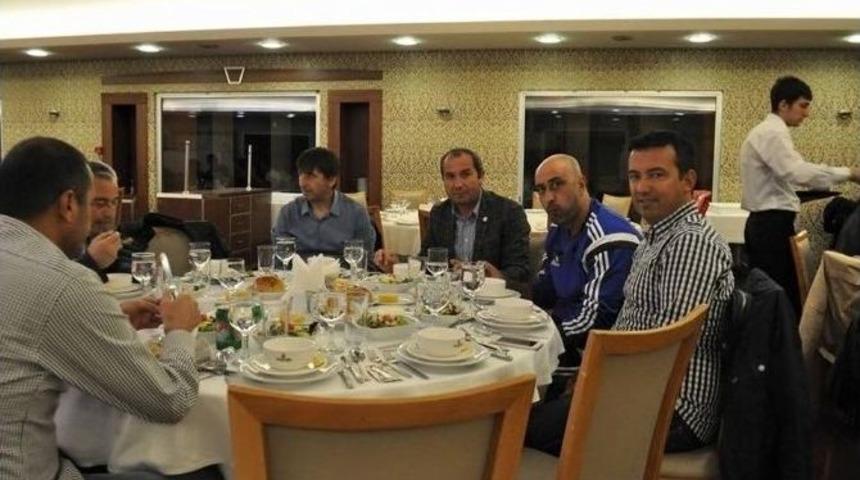 Kayserisporlu Futbolcular Moral Yemeğinde Buluştu
