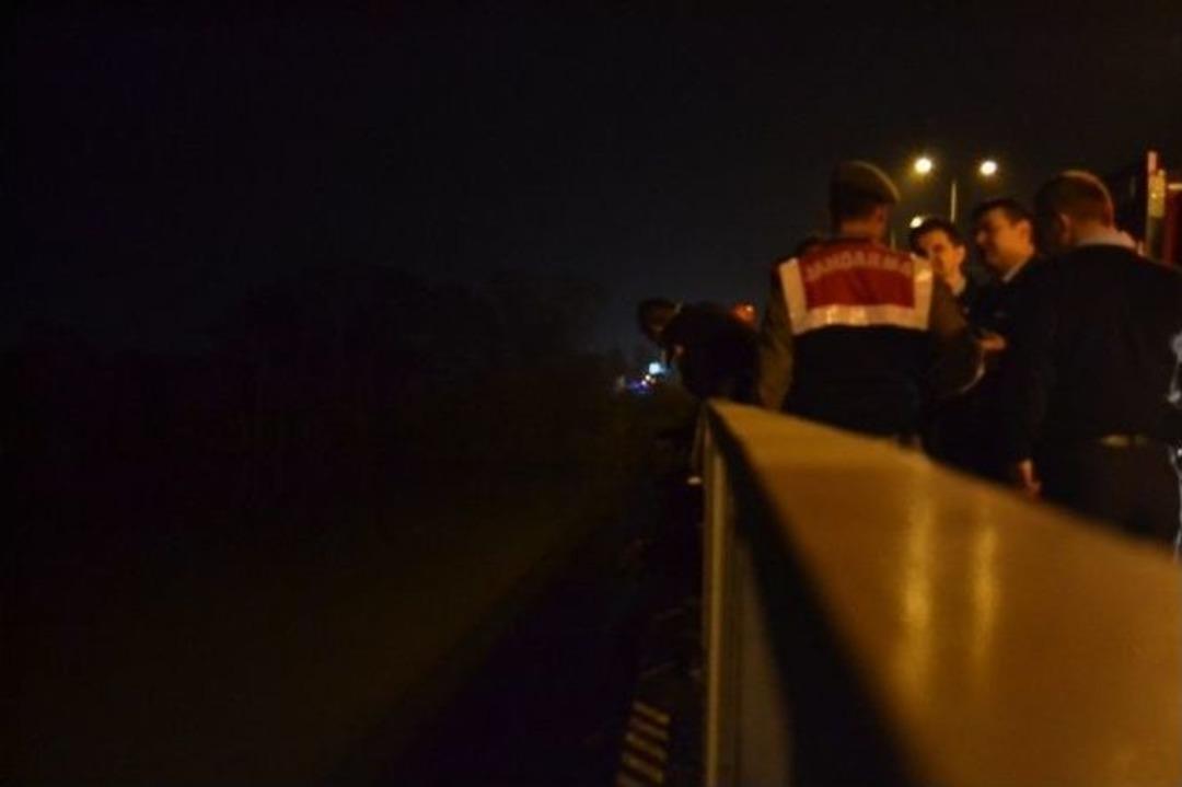 Eşiyle Tartıştı, K&ouml;pr&uuml;ye &Ccedil;ıktı