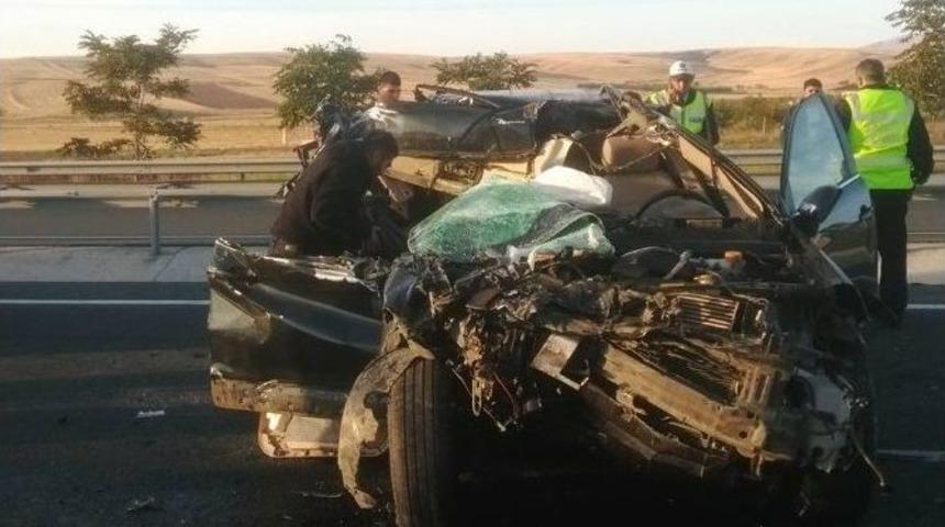 Kulu&rsquo;da Trafik Kazası: 1 &Ouml;l&uuml;, 1 Yaralı