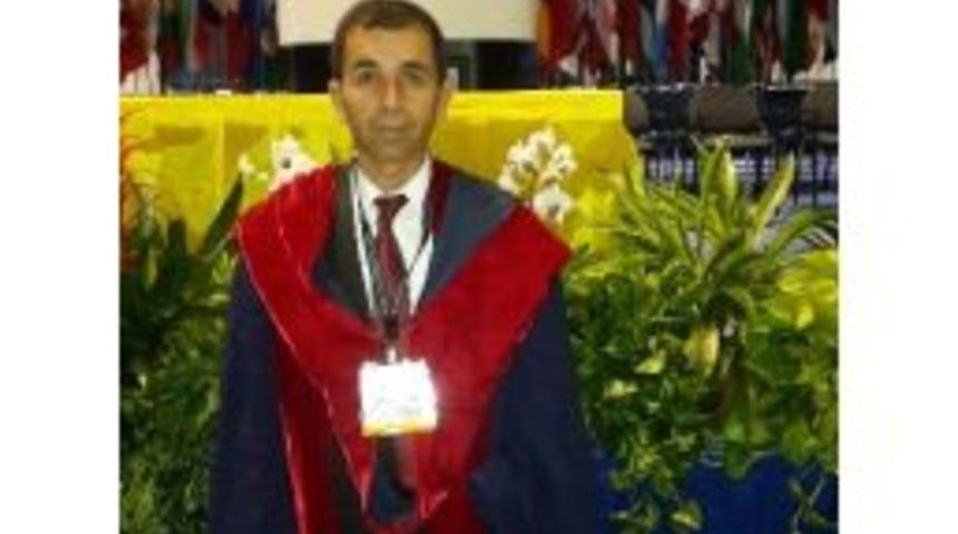 Prof. Dr. Yusuf Yağmur&rsquo;a B&uuml;y&uuml;k Onur