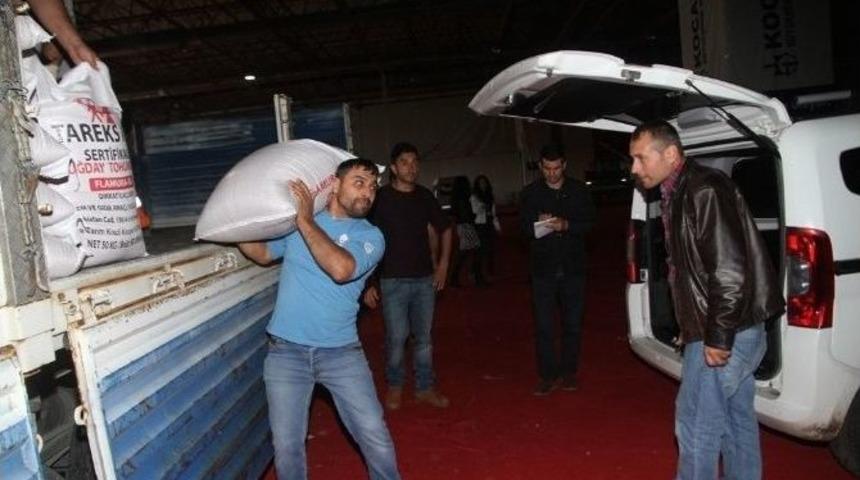 Kocaeli B&uuml;y&uuml;kşehir&rsquo;den &Ccedil;ift&ccedil;ilere Y&uuml;zde 50 Hibeli Tohum Yardımı