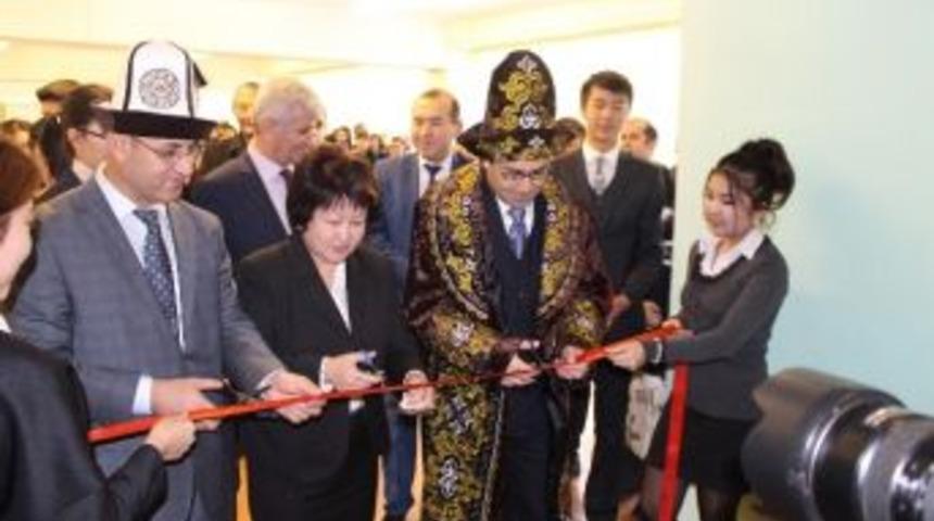 Kırgızistan&rsquo;da Aalı Tokonbayev 24 No&rsquo;lu Devlet Lisesi&rsquo;ne Bilgisayar Sınıfı Desteği