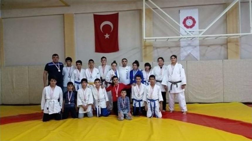 Judo İl Birinciliği M&uuml;sabakaları Yapıldı