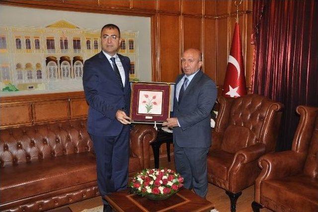 Bakan Arzu: ’’izmir’e Bir Yılda 350 Milyon Üzerinde Tarımsal Destek Verildi’’