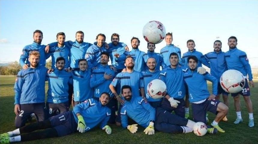 Dadaşlar&rsquo;dan Galibiyet Pozu