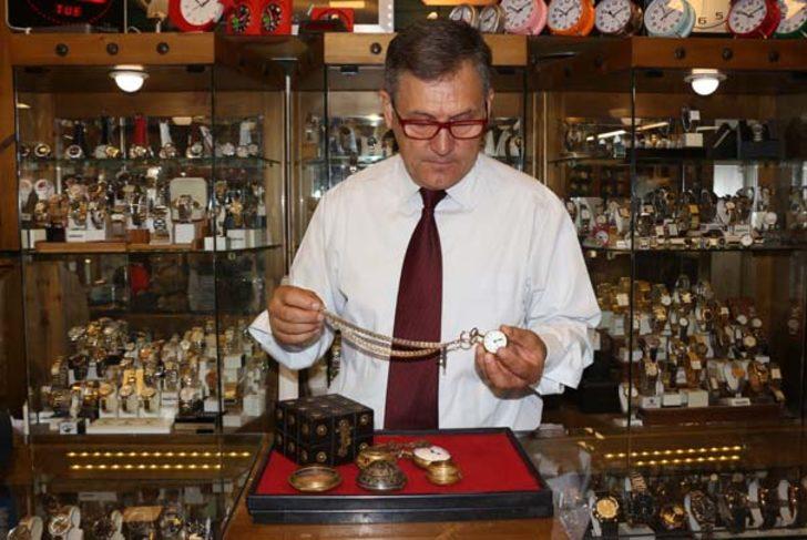 İki asırlık Osmanlı saray saatleri göz kamaştırıyor G3