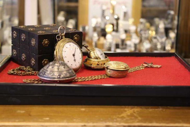 İki asırlık Osmanlı saray saatleri göz kamaştırıyor G4