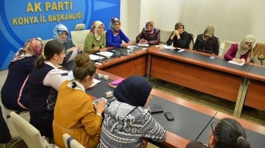 Ak Parti İl&ccedil;e Kadın Kolları Başkanları Toplandı