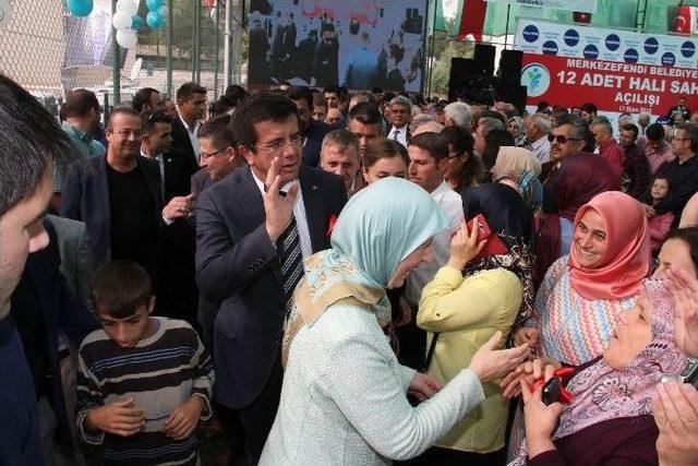 Bakan Zeybekci Halı Sahaların Açılışına Katıldı