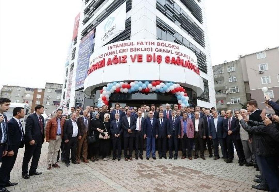 Bakan M&uuml;ezzinoğlu, Sultangazi Ağız Dış Sağlığı Merkezi&rsquo;nin A&ccedil;ılış T&ouml;renine Katıldı