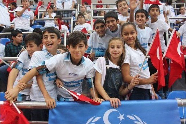 Başiskele Spor Salonu Törenle Açıldı