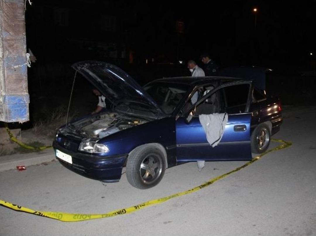 Otomobilde Oynadıkları &Ccedil;akmak Gazı T&uuml;pleri Patladı