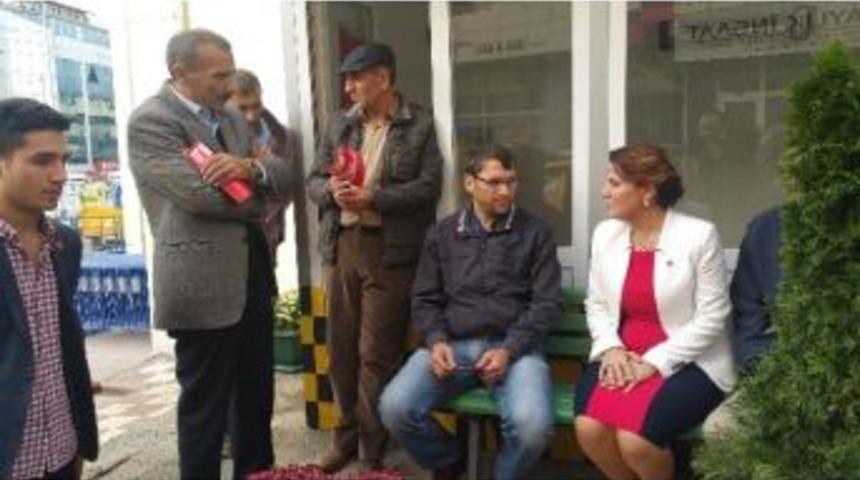 Fatma Kaplan H&uuml;rriyet Se&ccedil;im &Ccedil;alışmalarına Darıca&rsquo;da Devam Etti