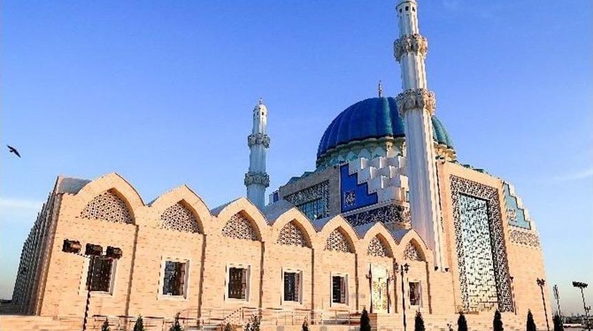 T&uuml;rkiye Diyanet Vakfı, D&uuml;nyayı Sevgi Mekanı Camilerle S&uuml;sl&uuml;yor