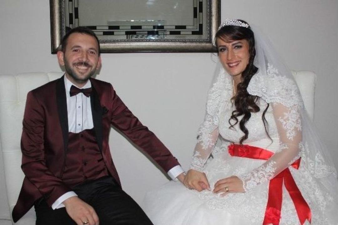 (&ouml;zel Haber) Evlenen &Ccedil;ift Hastanede Balayı Yapacak