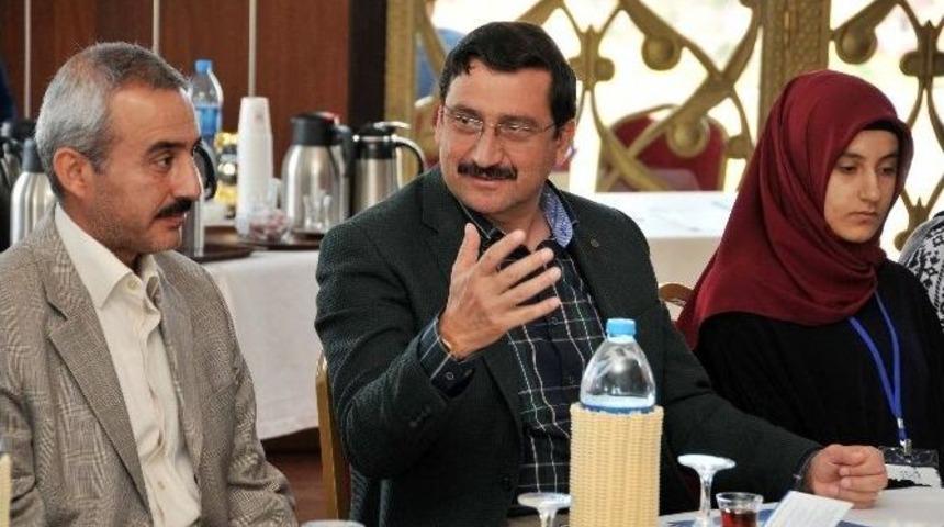 Sivil Toplum Akademisi, &Uuml;niversiteli Gen&ccedil;leri Buluşturdu