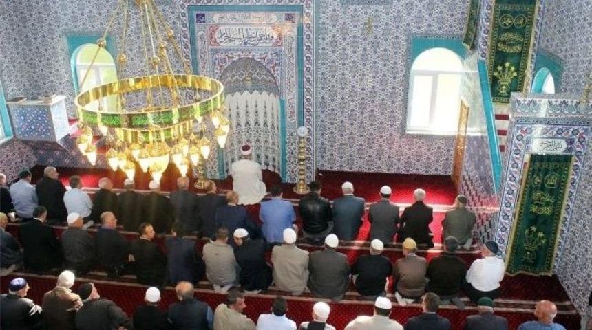 Tekkek&ouml;y&rsquo;&uuml;n Yeni Camisi Dualarla A&ccedil;ıldı