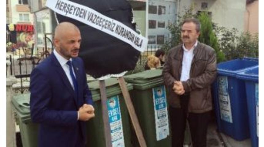 Bolu&rsquo;da &Ccedil;&ouml;pe Kuran-ı Kerim Atılmasına &Ccedil;elenkli Tepki