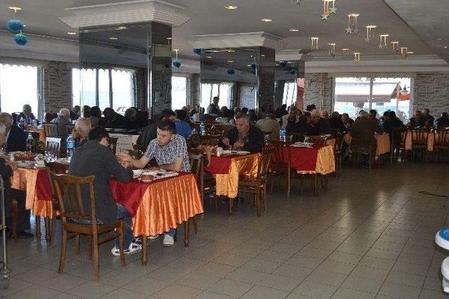 Çelebioğlu, İnebolu’da Muhtarlarla Bir Araya Geldi