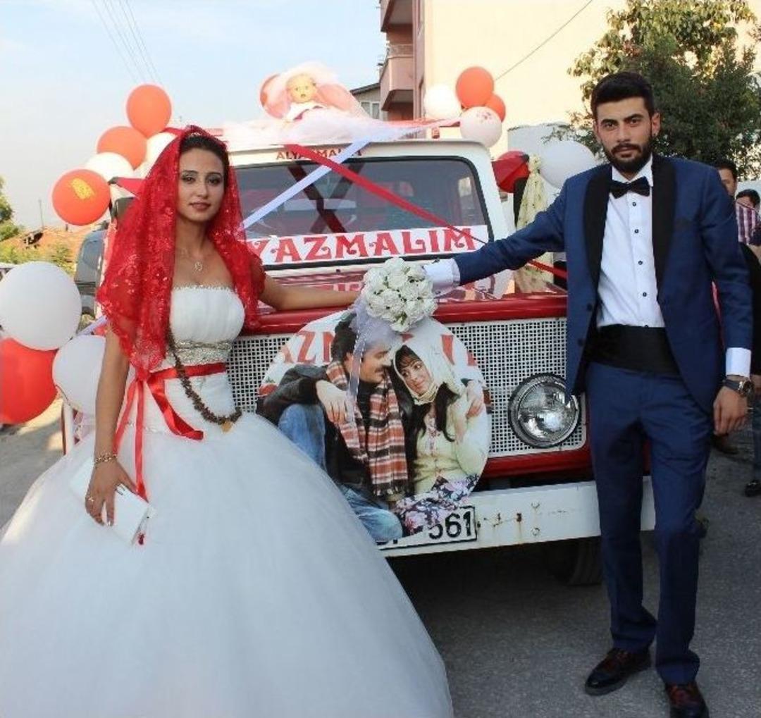 Damat &lsquo;selvi Boylum Al Yazmalım&rsquo;a &Ouml;zendi