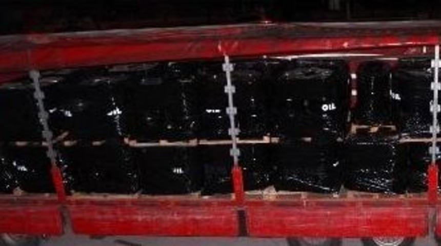 Yağ Varillerinden Binlerce Paket Ka&ccedil;ak Sigara &Ccedil;ıktı