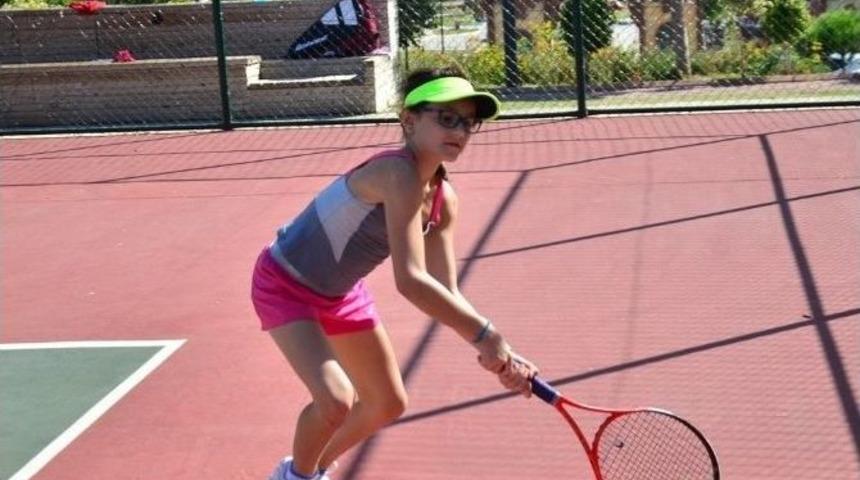 Amat&ouml;r Spor Haftası Tenis M&uuml;sabakaları