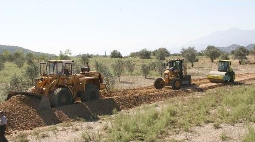 D&ouml;şemealtı&rsquo;nın Karaveliler Mahallesine Patika Yollar