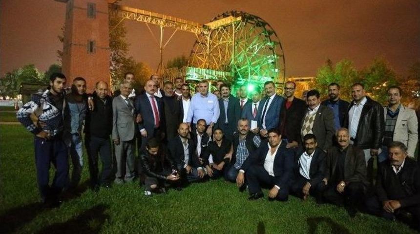 Başkan To&ccedil;oğlu&rsquo;ndan Romanlara &Ccedil;ağrı