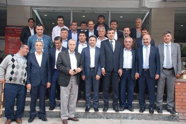 Grup Başkan Vekili Gölbaşı İlçesinde Muhtarlarla Bir Araya Geldi