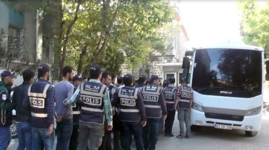 Uyuşturucu Operasyonunda Gözaltına Alınan 17 Kişi Adliyeye Sevk Edildi