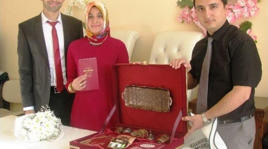 Yeni Evlenenlere Hediye &Ccedil;antası