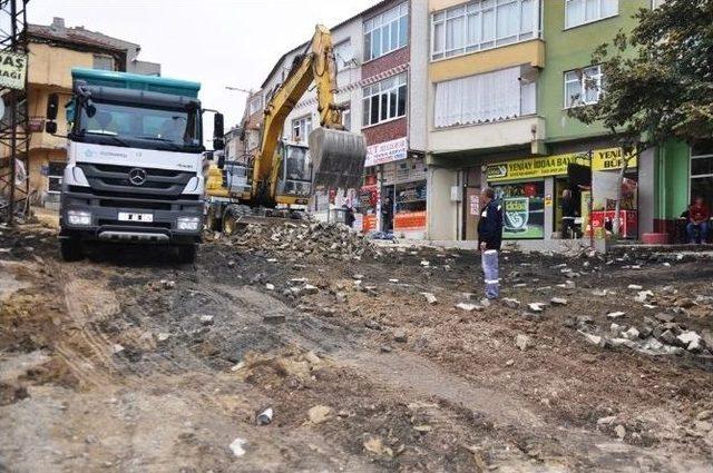 Çınarlı Caddesi Yeniden Şekilleniyor