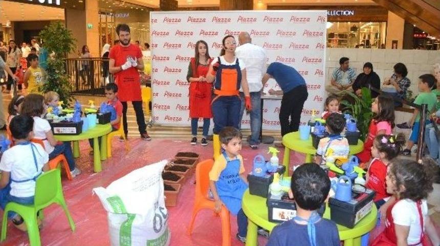 Piazza Minik Bah&ccedil;ıvanları Ağırladı