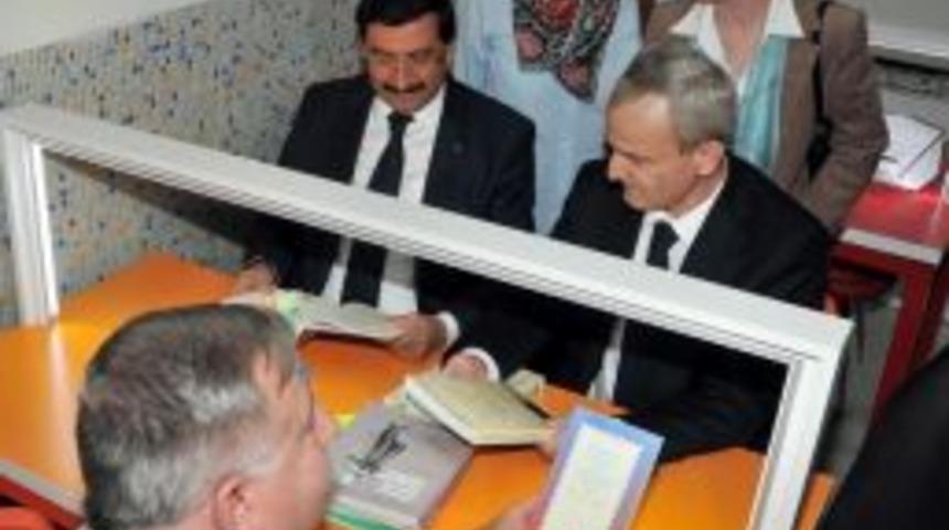 Uluslararası Yardım Derneği 29 Ekim İlkokulu&rsquo;na K&uuml;t&uuml;phane Yaptırdı