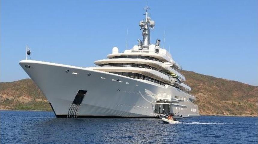 Abromovi&ccedil;&rsquo;in Ege Tatili S&uuml;r&uuml;yor