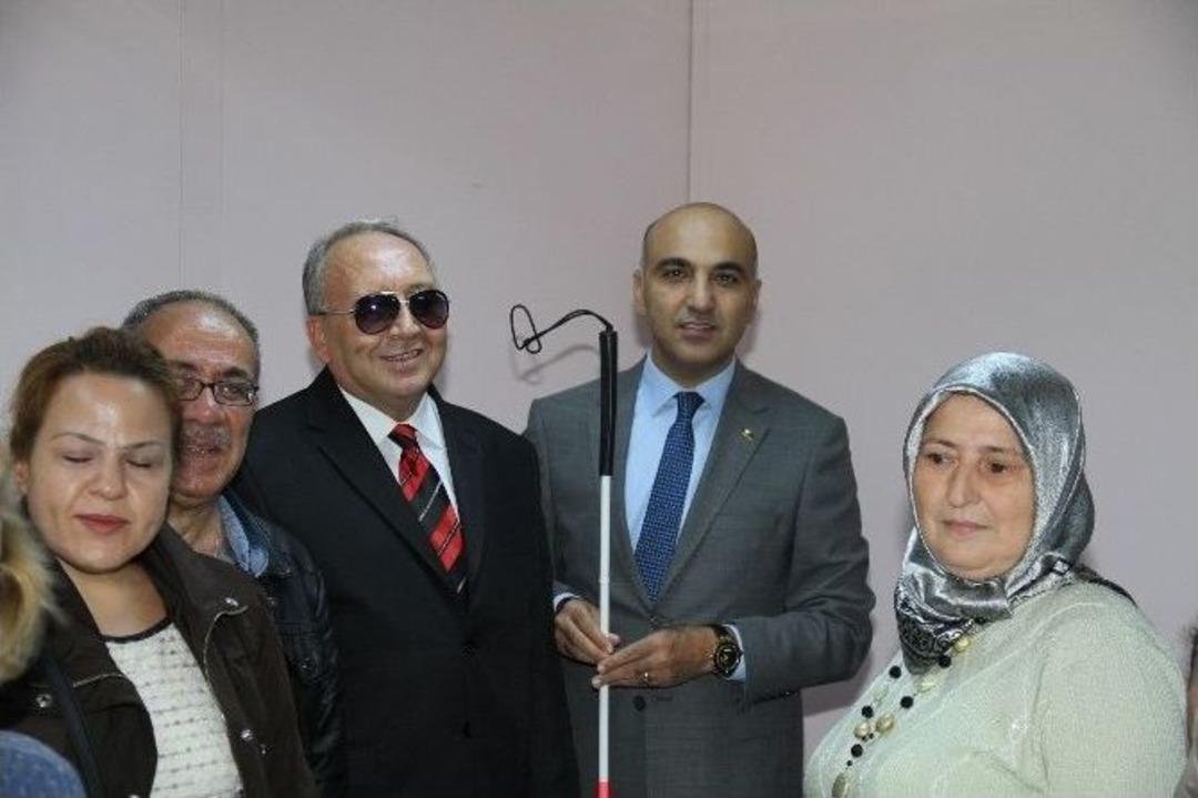 Başkan Kerimoğlu&rsquo;ndan G&ouml;rme Engellilere Beyaz Baston