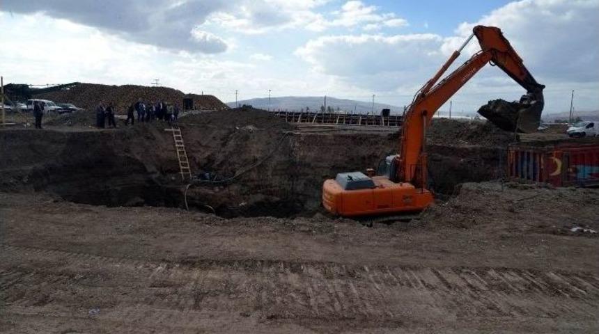 B&ouml;lge &Ccedil;ift&ccedil;ilerinin Umudu Haline Gelen Kayseri Şeker&rsquo;in Lisanslı Depo &Ccedil;alışmaları Hızla Devam Ediyor