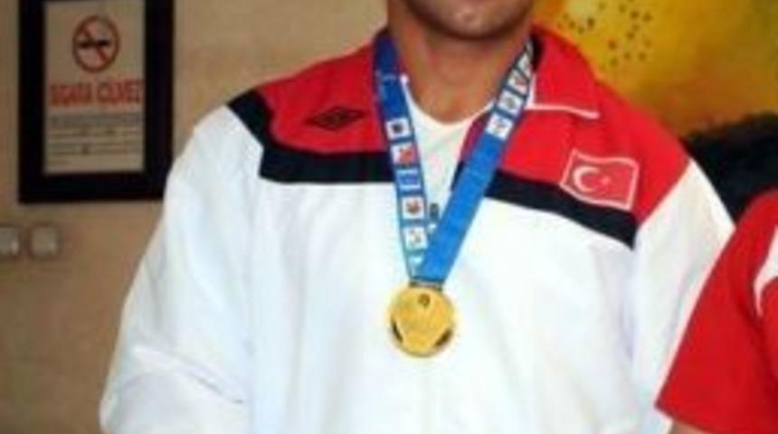 Kayseri Şekerspor İşitme Engelli G&uuml;reş&ccedil;isi Avrupa Şampiyonu Oldu