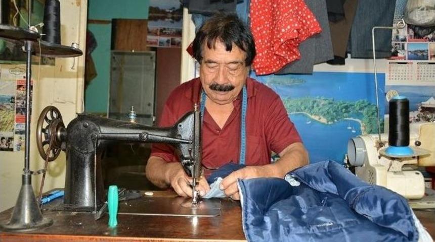 1927 Model Makinesiyle 61 Senedir Dikmeye Devam Ediyor