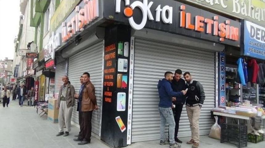 Hakkari&rsquo;de 3g Sıkıntısı Kepenk Kapattırdı