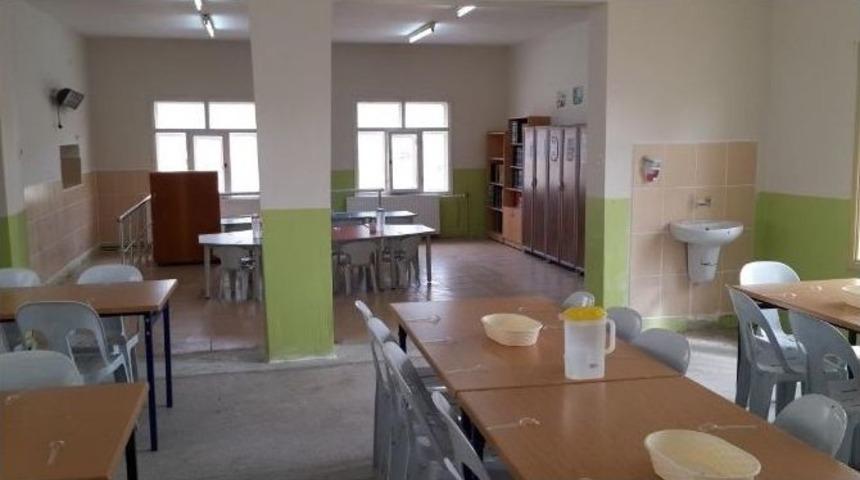 Sorgun Şehit Şuayip &Ccedil;alışkan İlk-ortaokulunun Yemekhanesi Yenilendi